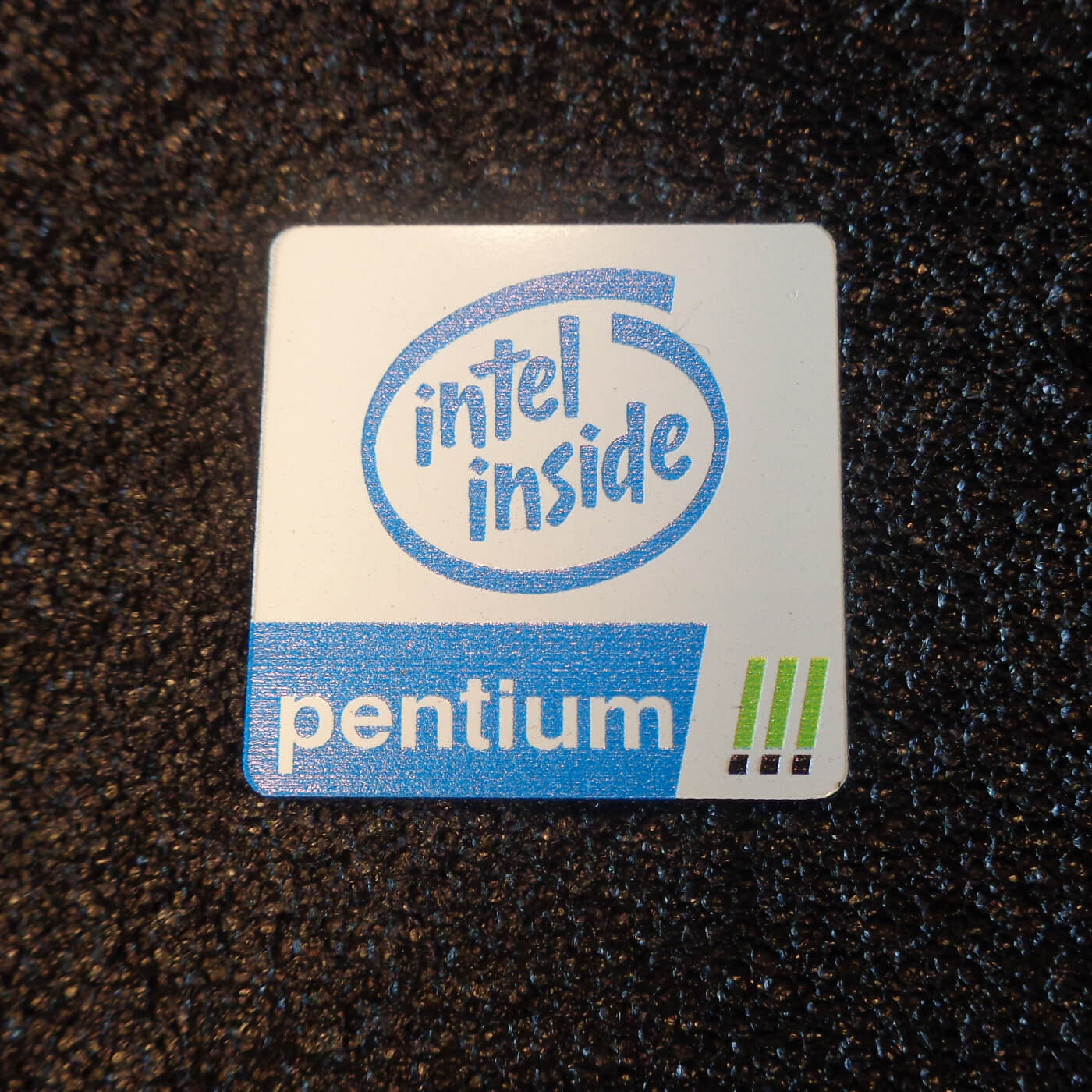 Intel Pentium III Retro PC Logo